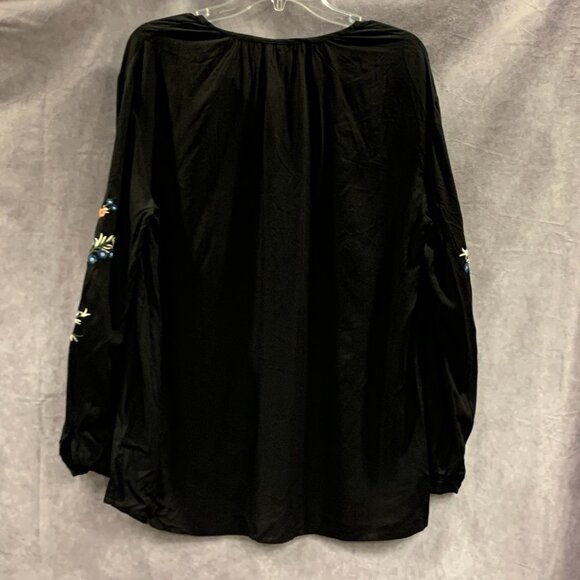 AK Women's Embroidered Mexican Top - Picture 6 of 7